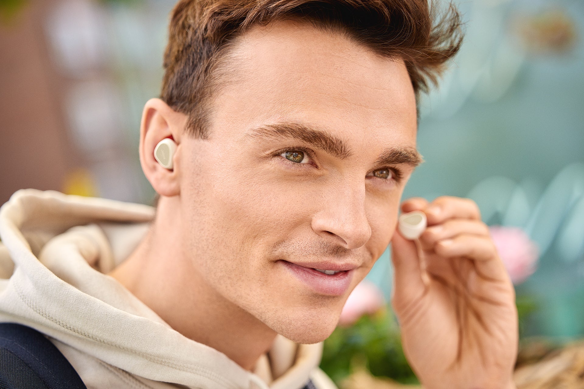 Jabra Elite 3 In Ear Wireless Bluetooth Earbuds – Noise isolating True Wireless buds with 4 built-in Microphones for Clear Calls, Rich Bass, Customizable Sound, and Mono Mode - Light Beige