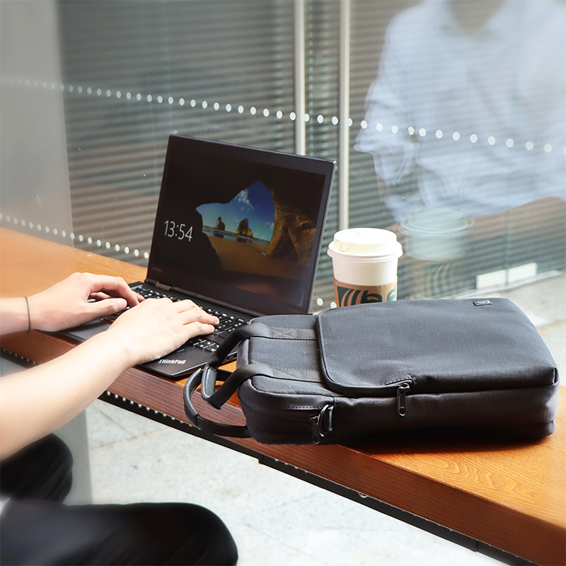 WIWU Alpha Vertical Double Layer Bag For 13.3" Laptop/Ultrabook - Black