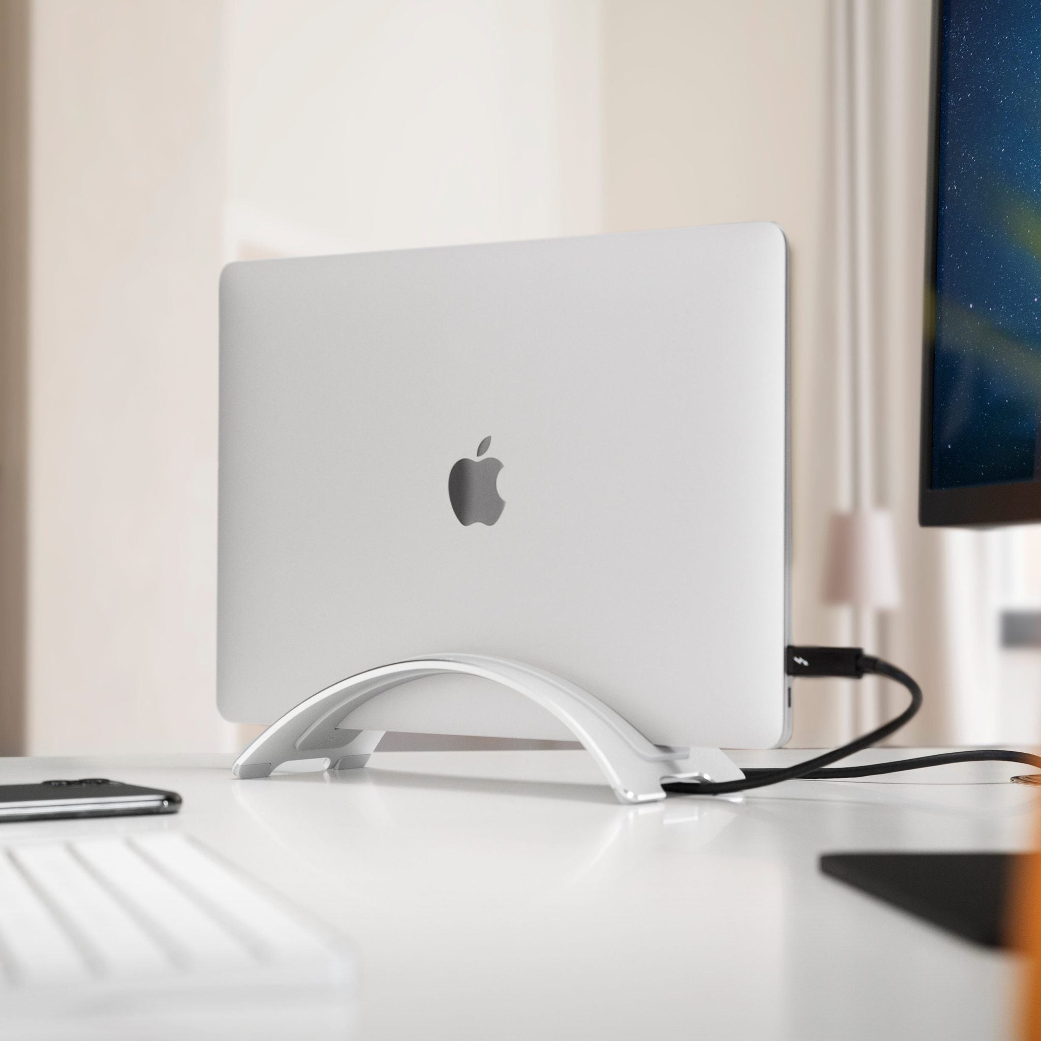 Twelve South BOOKARC Vertical Macbook Stand - Ergonomic Vertical Stand, Desktop Space Saver, Premium Aluminum Cradle/Holder for Apple Macbook Air 13" & MacBook Pro 13/15/16" - Silver